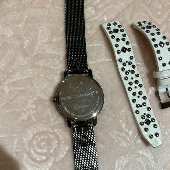 Rebecca Minkoff watch working with extra strap - Picture 5 of 5